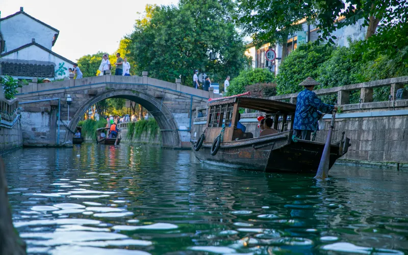 Обед в районе Пинцзянлу (историческая улица)