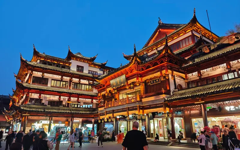 Храм Юй Фо и сад Юй Юнь